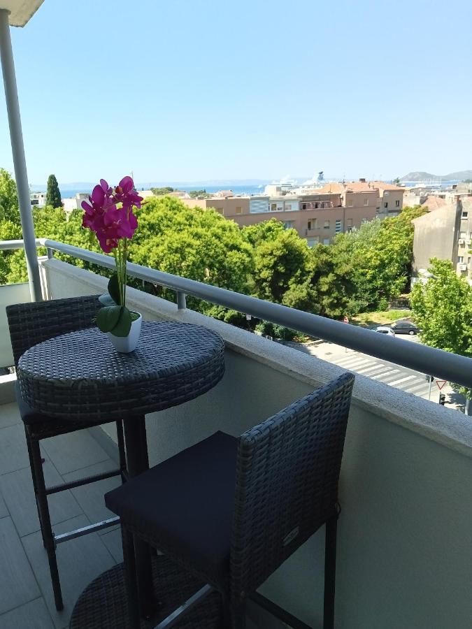 Downtown Luxury Apartment Emili Split Exterior photo